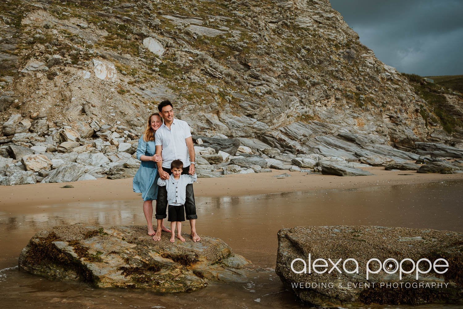 familyphotography_watergatebay_cornwall_3.jpg