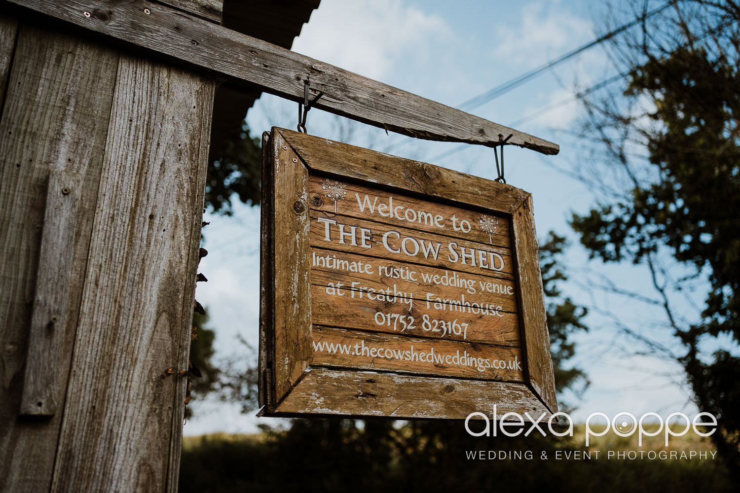 weddingphotography_thecowshed_1.jpg