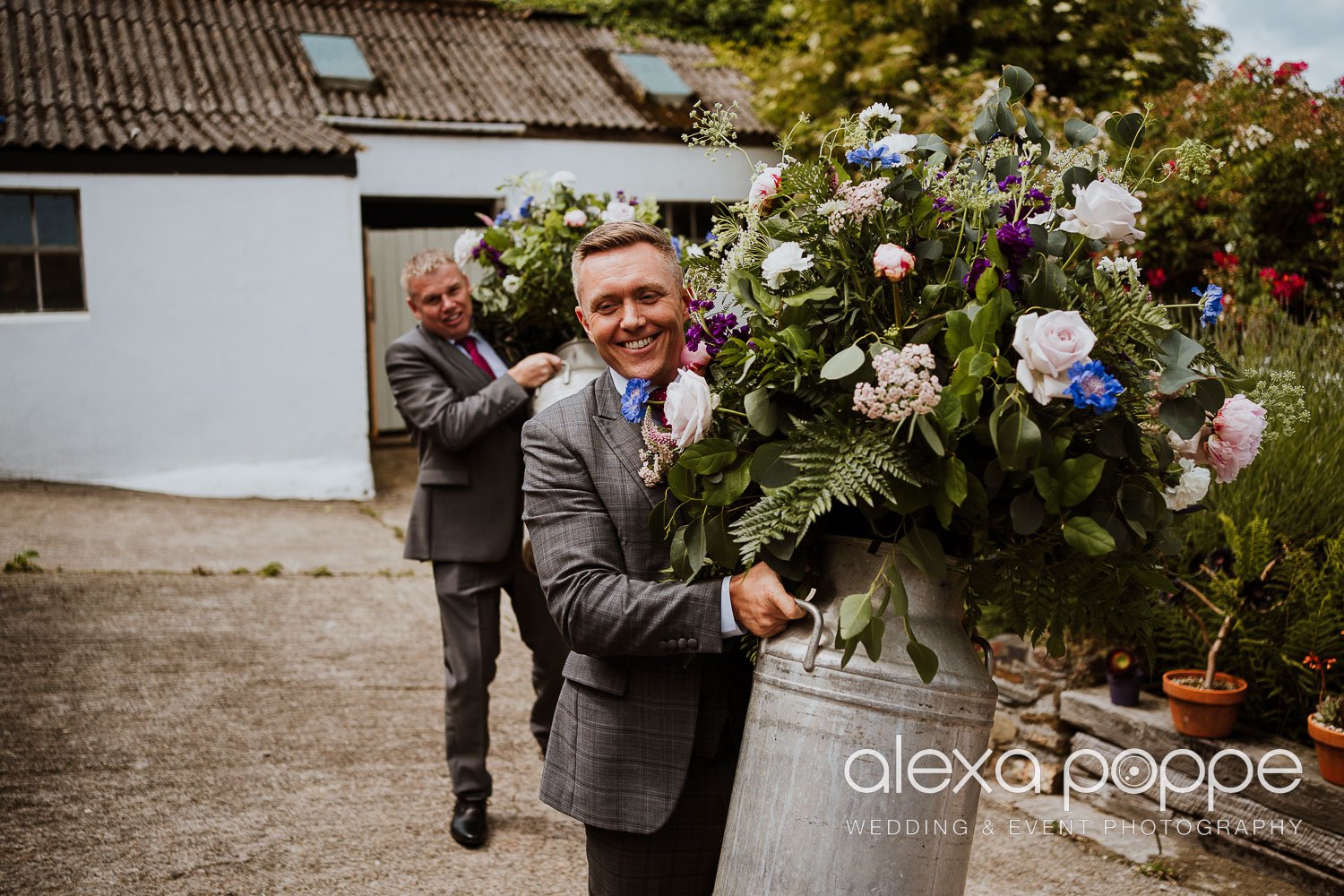 weddingphotography_thecowshed_35.jpg