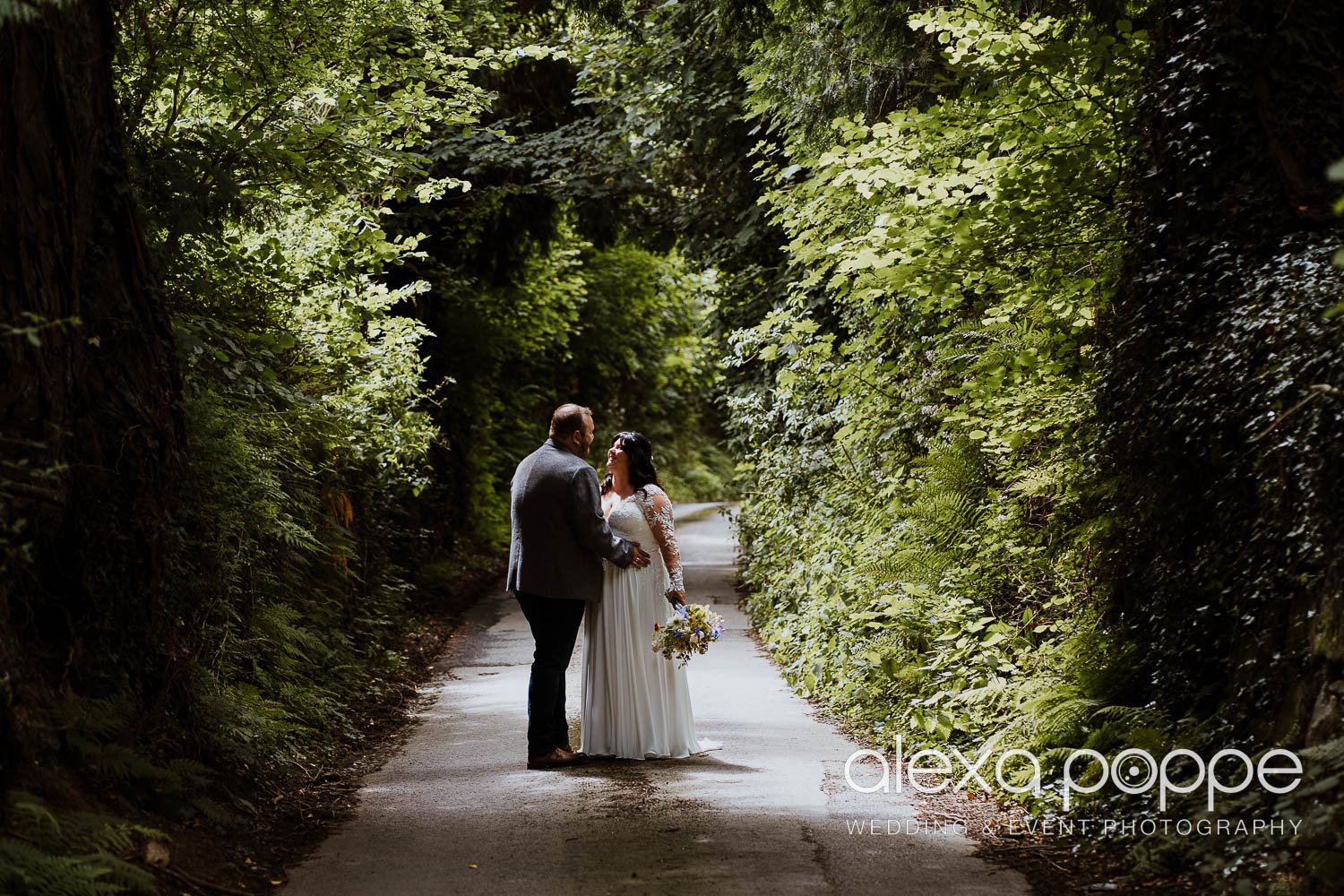 elopement_photography_thegreen_cornwall_16.jpg