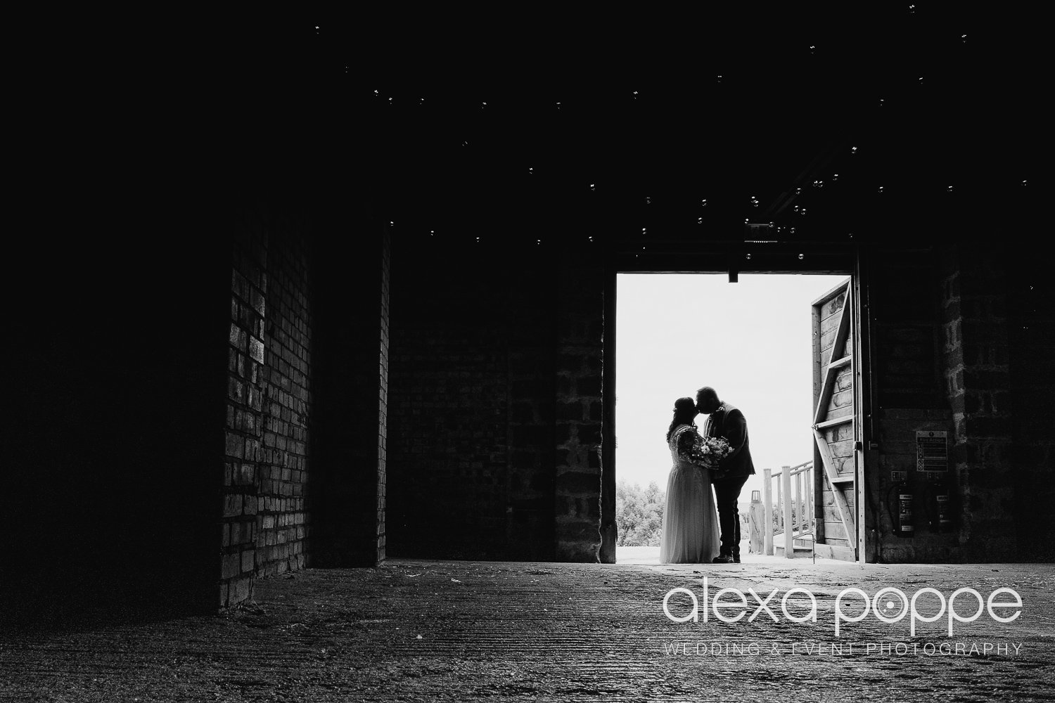 elopement_photography_thegreen_cornwall_27.jpg