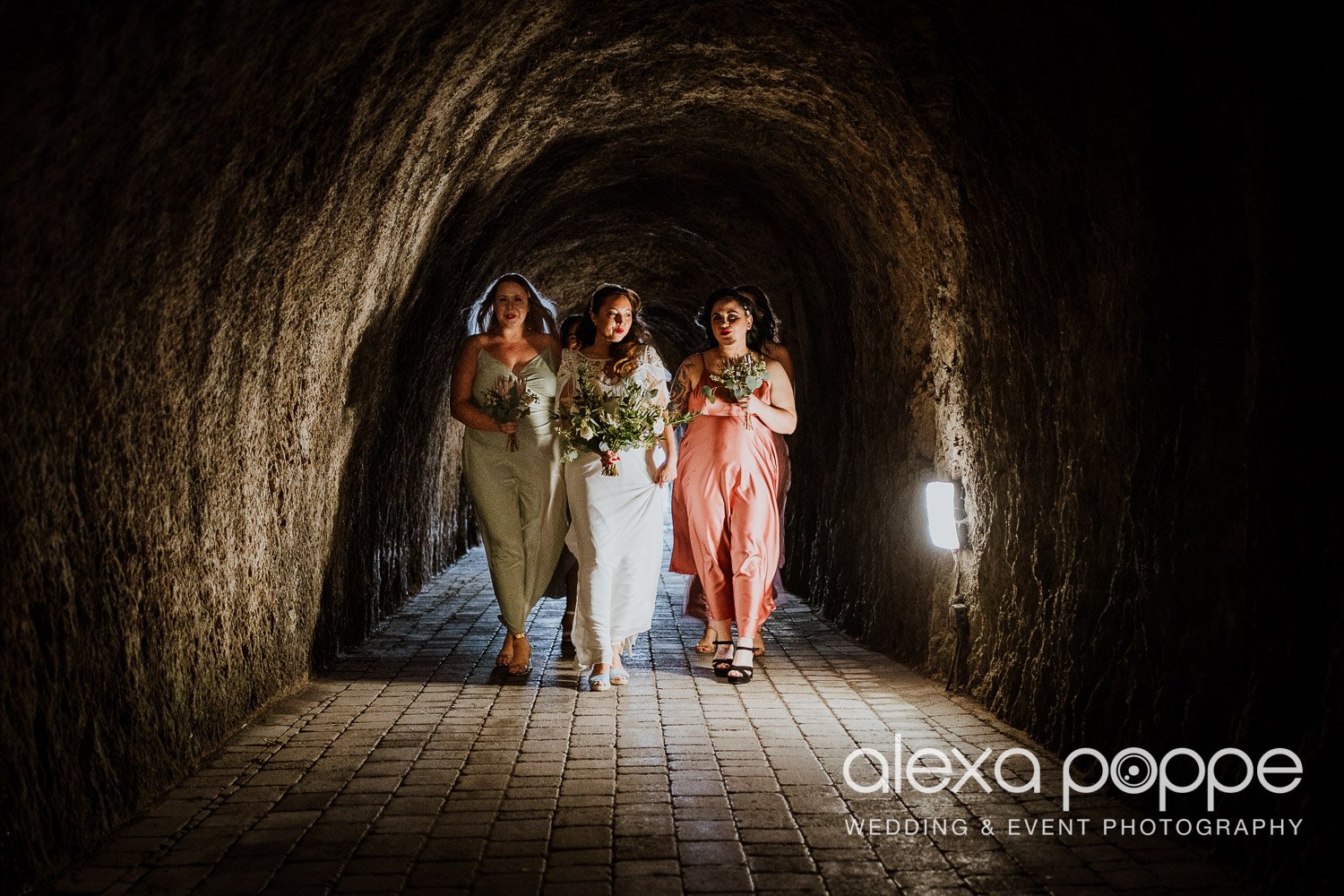 lp_weddingphotography_devon_tunnelsbeaches_24.jpg