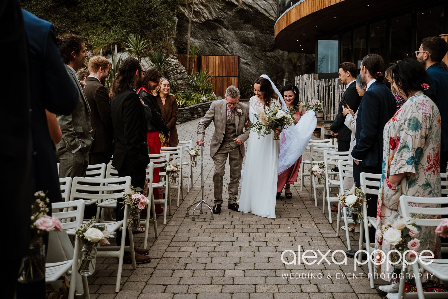 lp_weddingphotography_devon_tunnelsbeaches_27.jpg