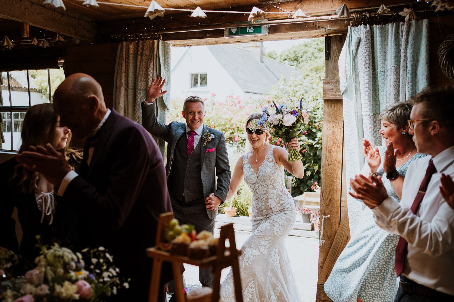 ej_weddingphotographer_cowshed_web_1.jpg