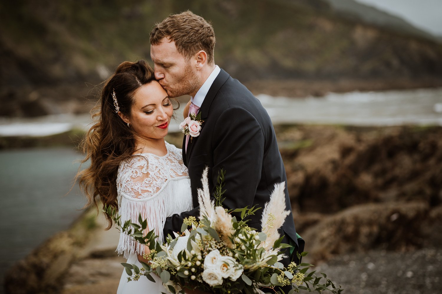 lp_weddingphotographer_tunnelsbeaches_devon_1.jpg