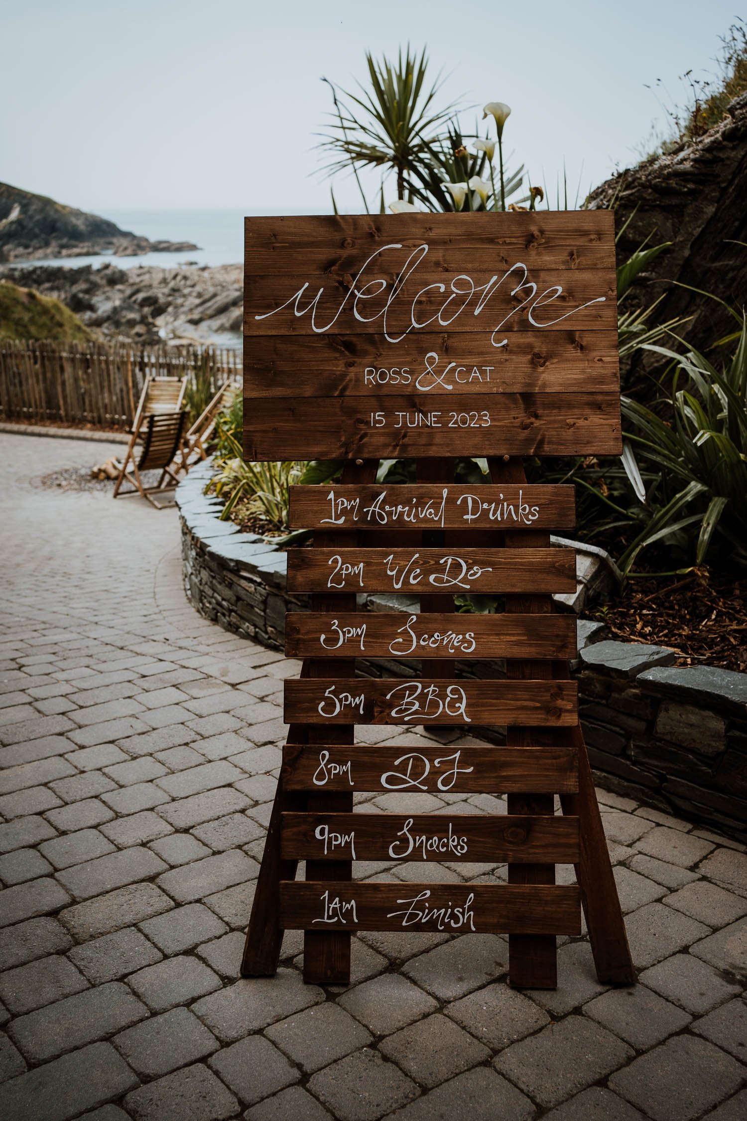 kr_weddingphotographer_tunnelsbeaches_devon_20.jpg