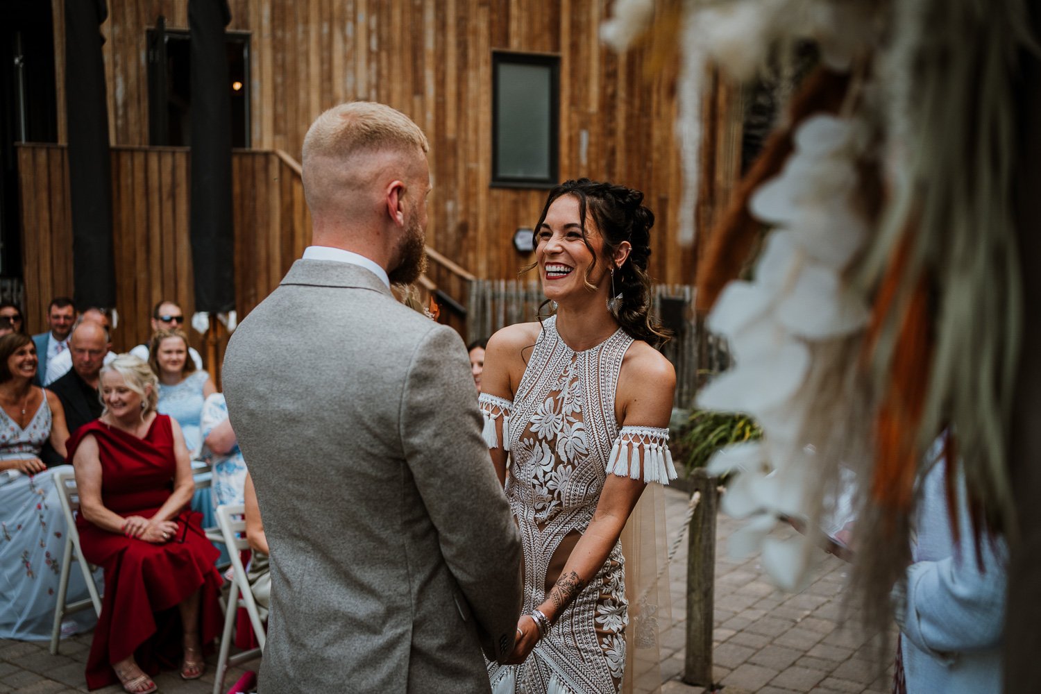 kr_weddingphotographer_tunnelsbeaches_devon_30.jpg