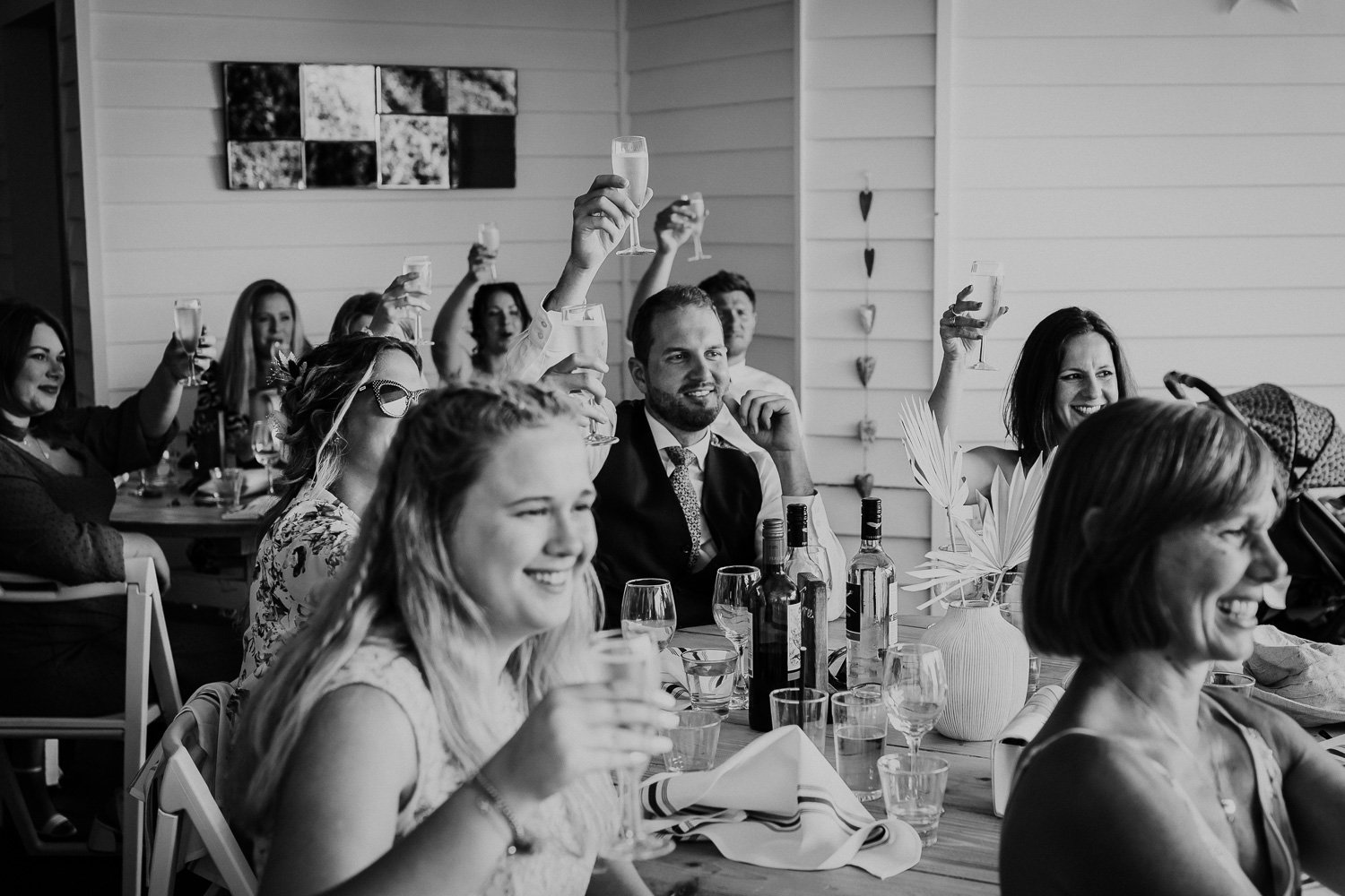 kr_weddingphotographer_tunnelsbeaches_devon_58.jpg