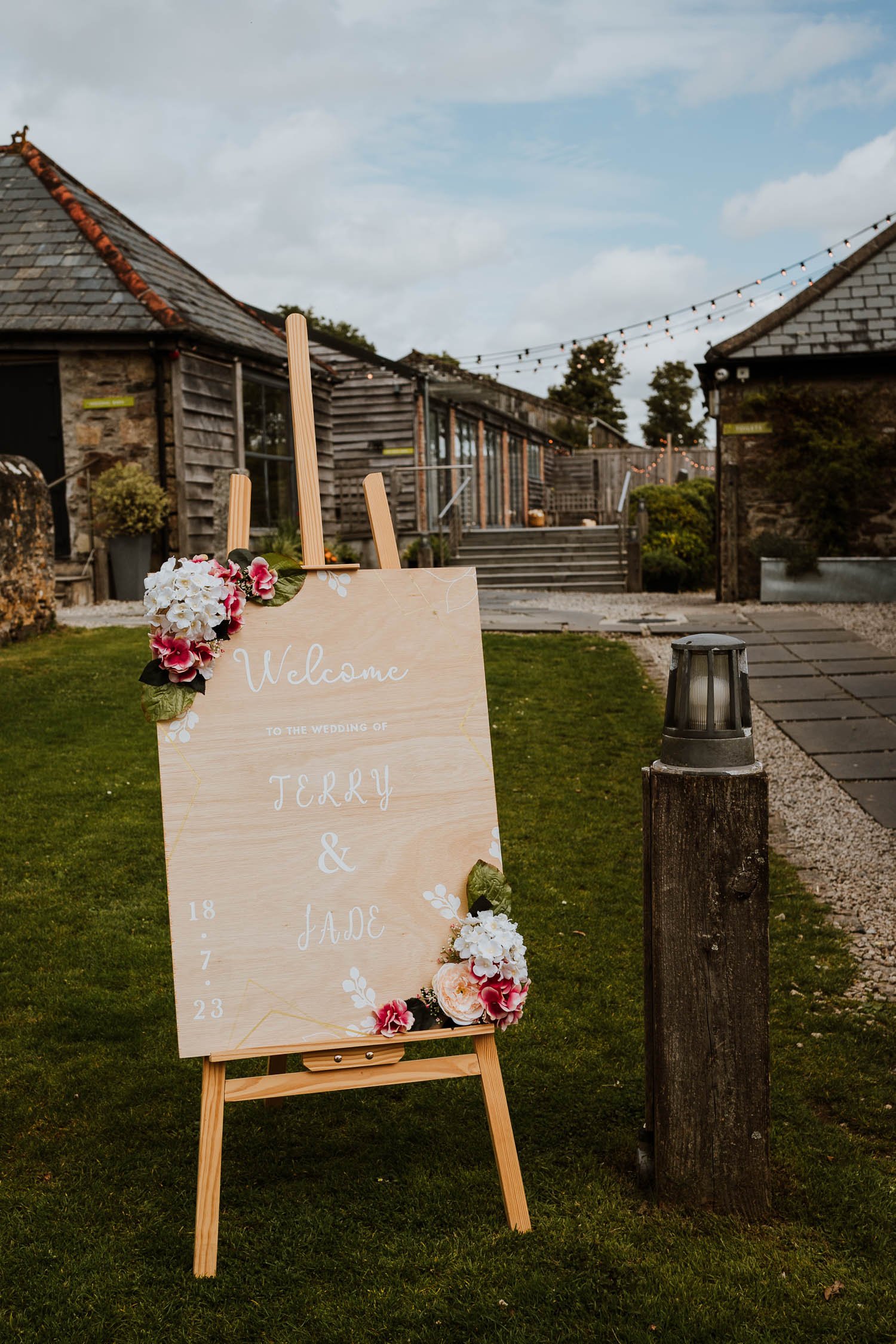 tj_weddingphotography_thegreen_cornwall_2.jpg