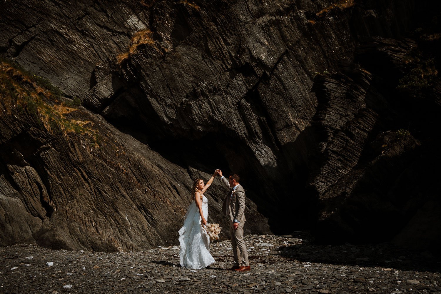cm_weddingphotography_tunnelsbeaches_northdevon_48.jpg