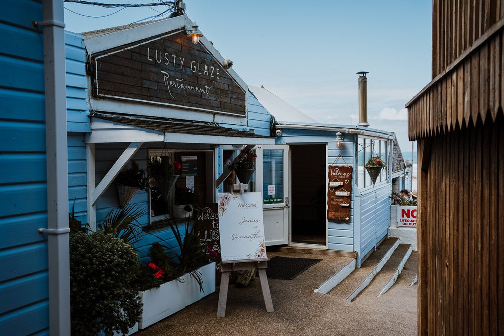 sj_weddingphotographer_lustyglaze_beach_cornwall_21.jpg