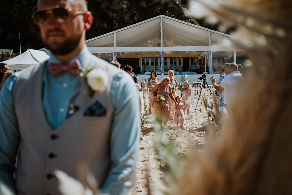 sj_weddingphotographer_lustyglaze_beach_cornwall_27.jpg