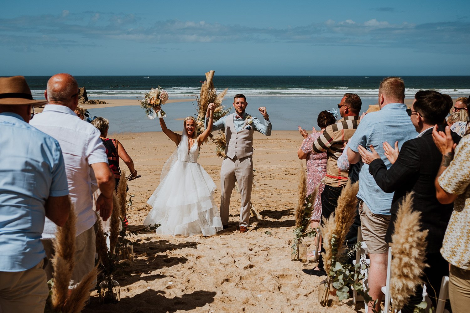 sj_weddingphotographer_lustyglaze_beach_cornwall_35.jpg