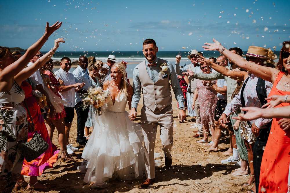 sj_weddingphotographer_lustyglaze_beach_cornwall_36.jpg