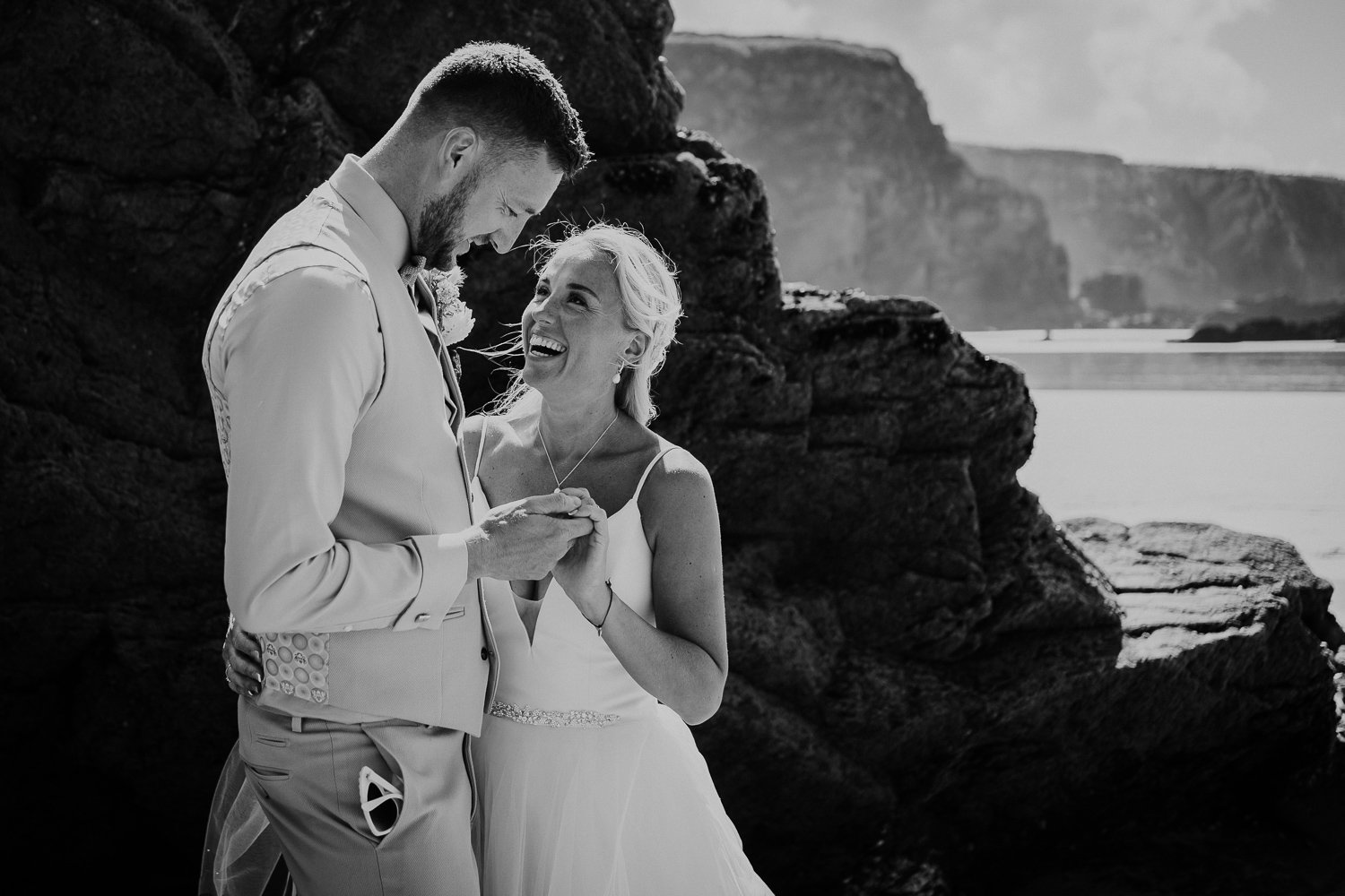 sj_weddingphotographer_lustyglaze_beach_cornwall_45.jpg