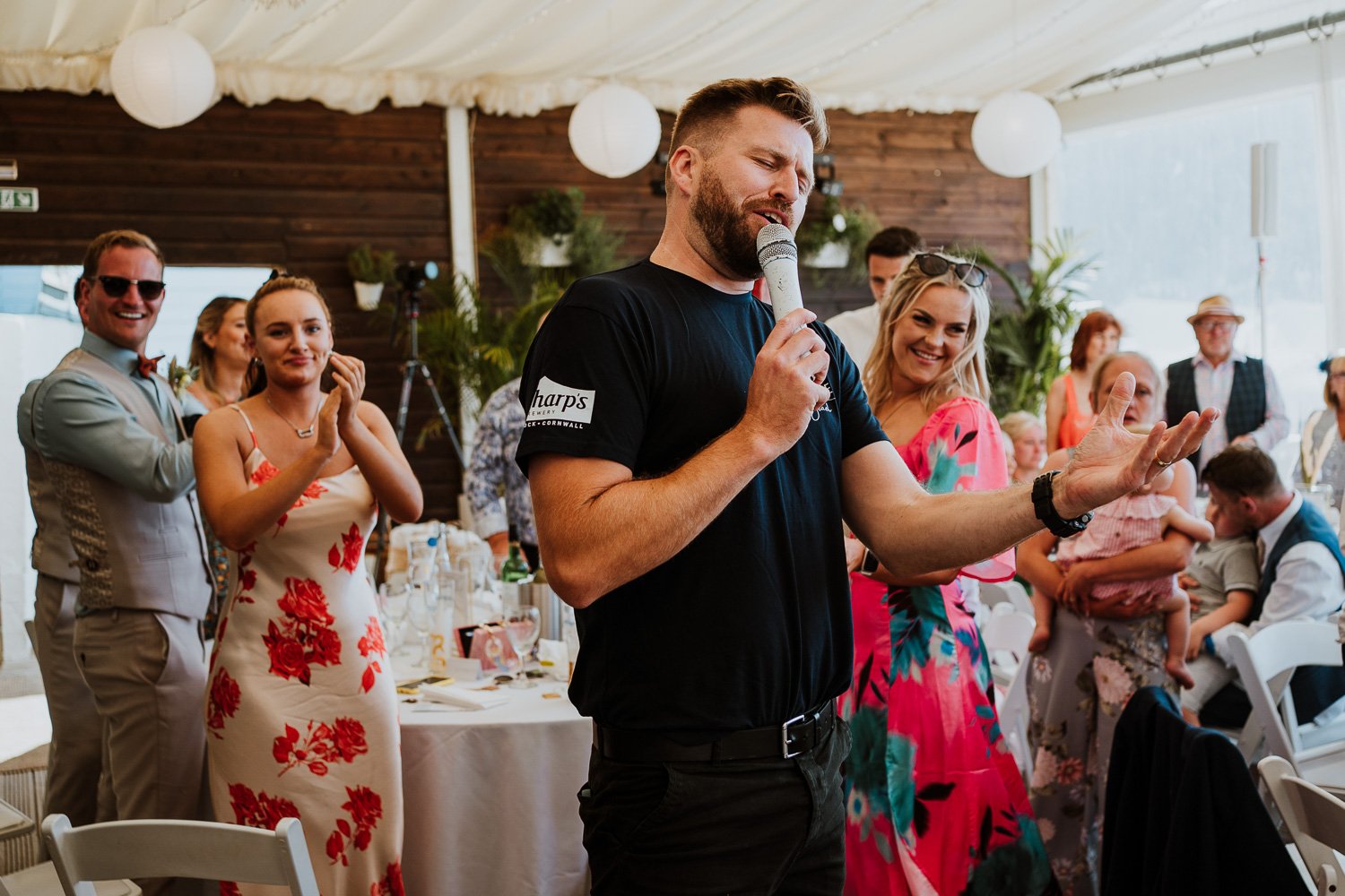 sj_weddingphotographer_lustyglaze_beach_cornwall_59.jpg