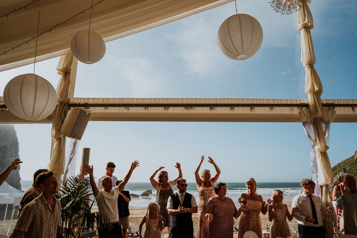 sj_weddingphotographer_lustyglaze_beach_cornwall_64.jpg