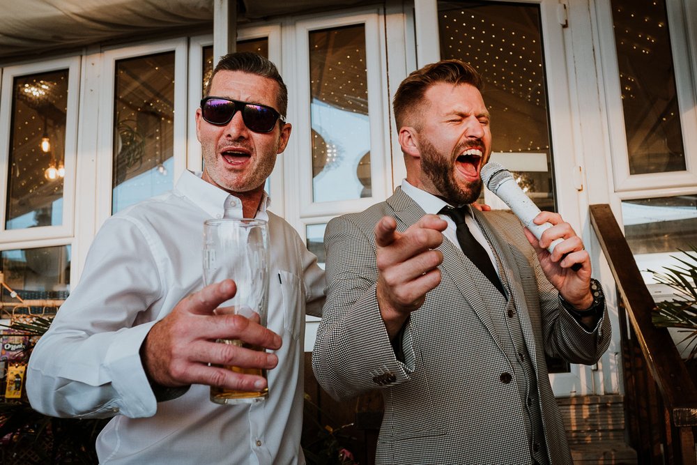 sj_weddingphotographer_lustyglaze_beach_cornwall_79.jpg