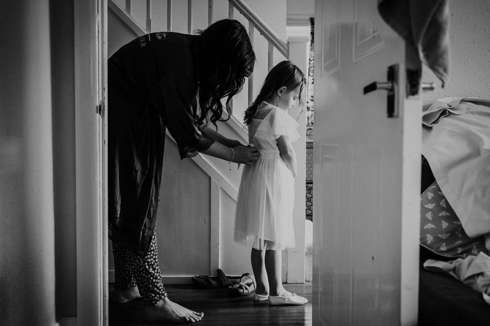 ed_weddingphotography_devon_harefieldbarn_13.jpg