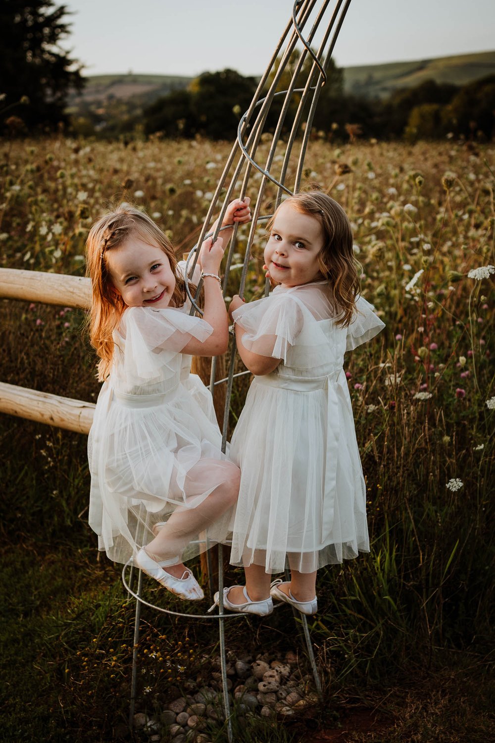 ed_weddingphotography_devon_harefieldbarn_84.jpg