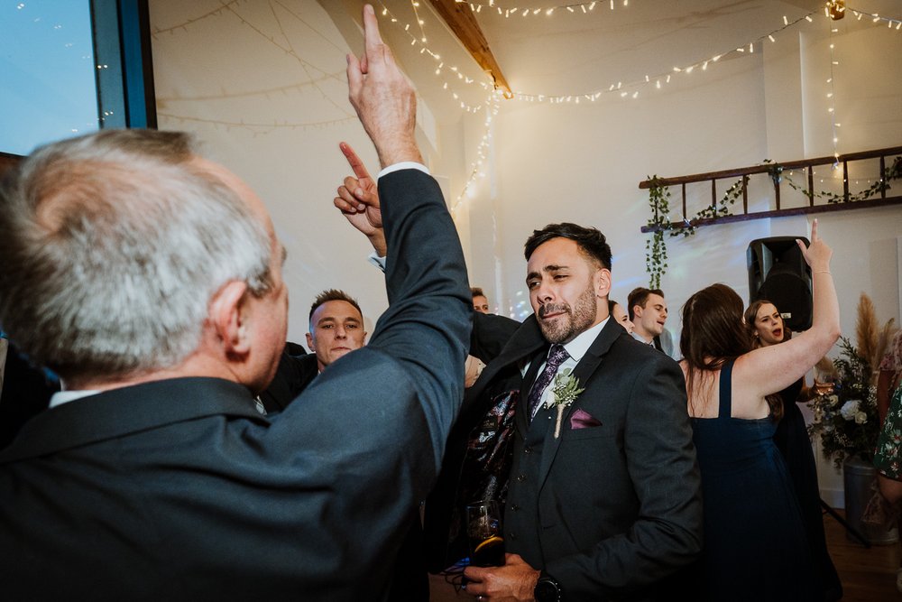 ed_weddingphotography_devon_harefieldbarn_94.jpg