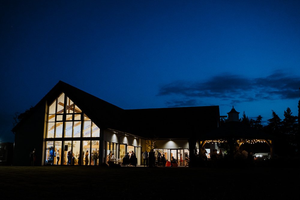 ed_weddingphotography_devon_harefieldbarn_98.jpg