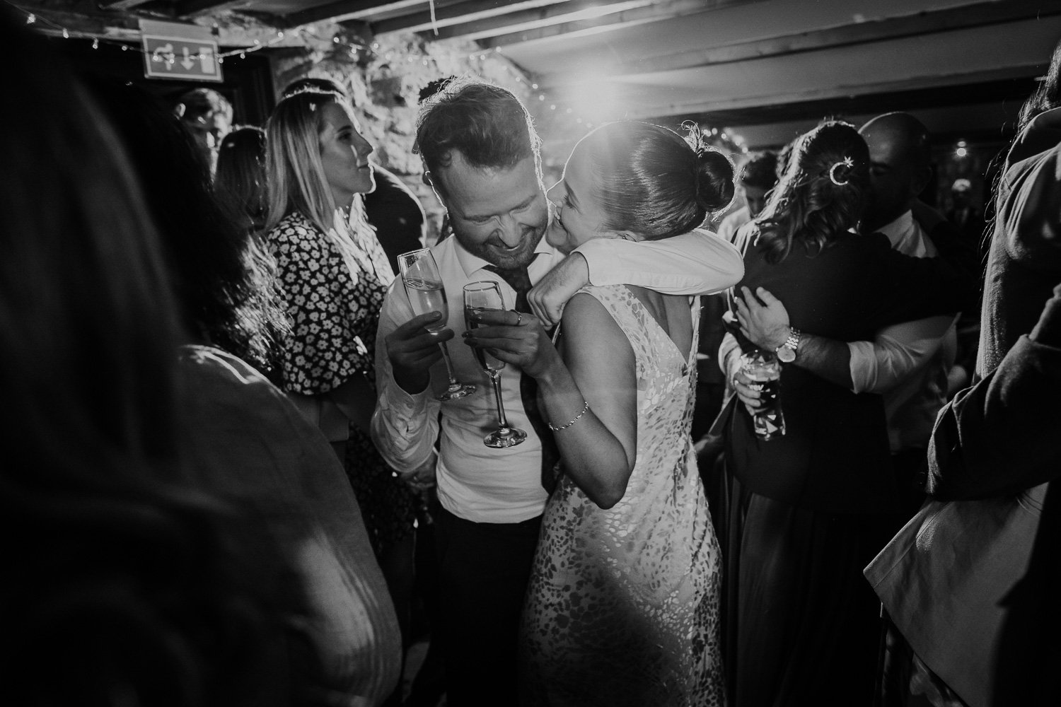 lt_weddingphotography_knightorwinery_cornwall_85.jpg