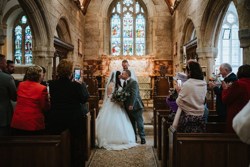 jm_weddingphotographer_lanhydrock_knightorwinery_cornwall_25.jpg