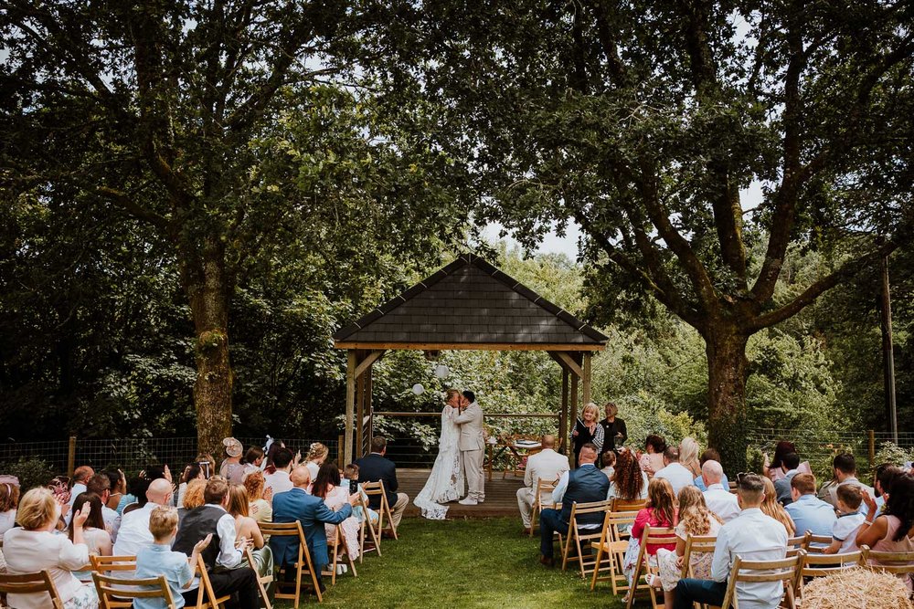 jt_weddingphotography_thegreen_cornwall_3.jpg