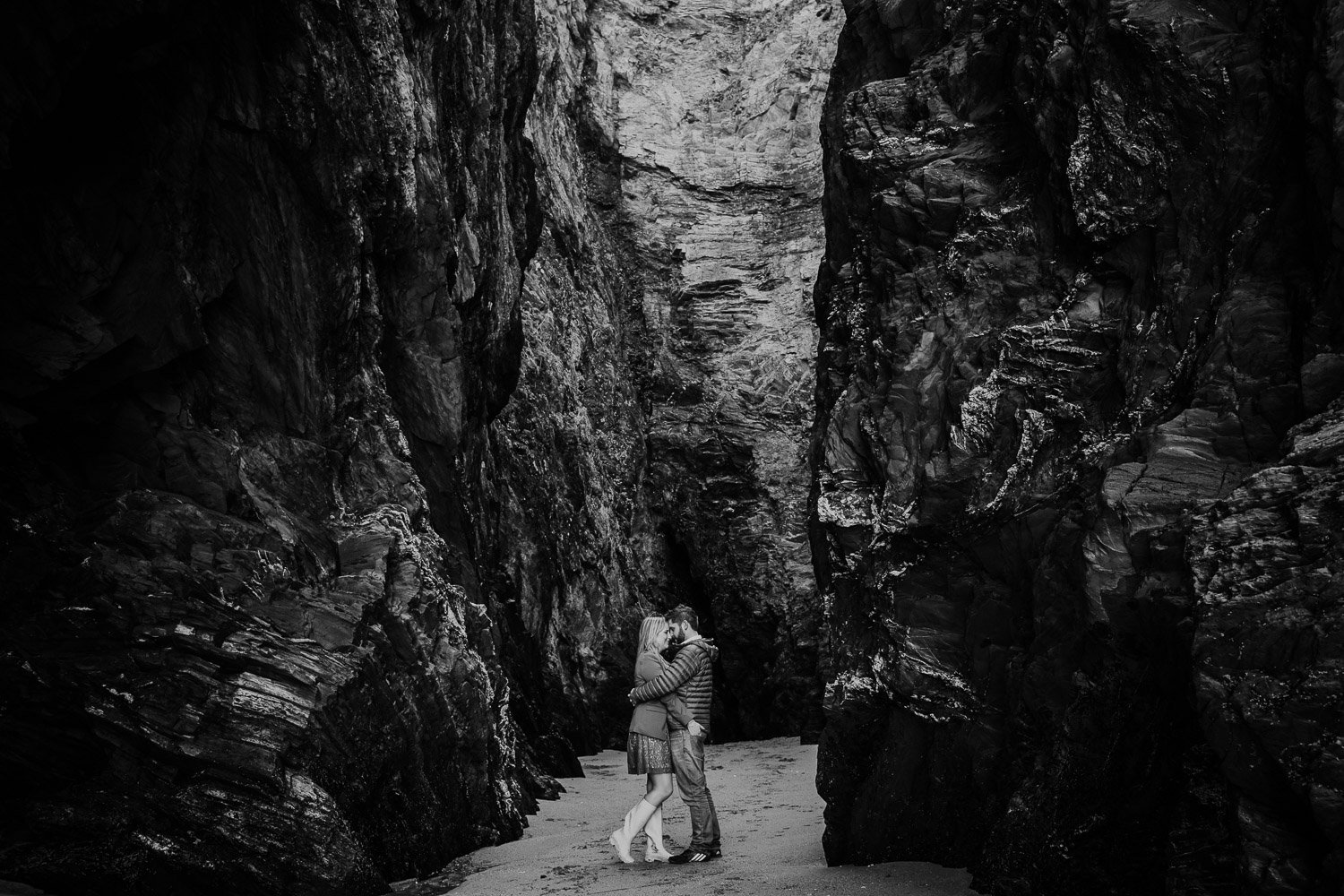 engagementphotography_crantock_cornwall_2.jpg