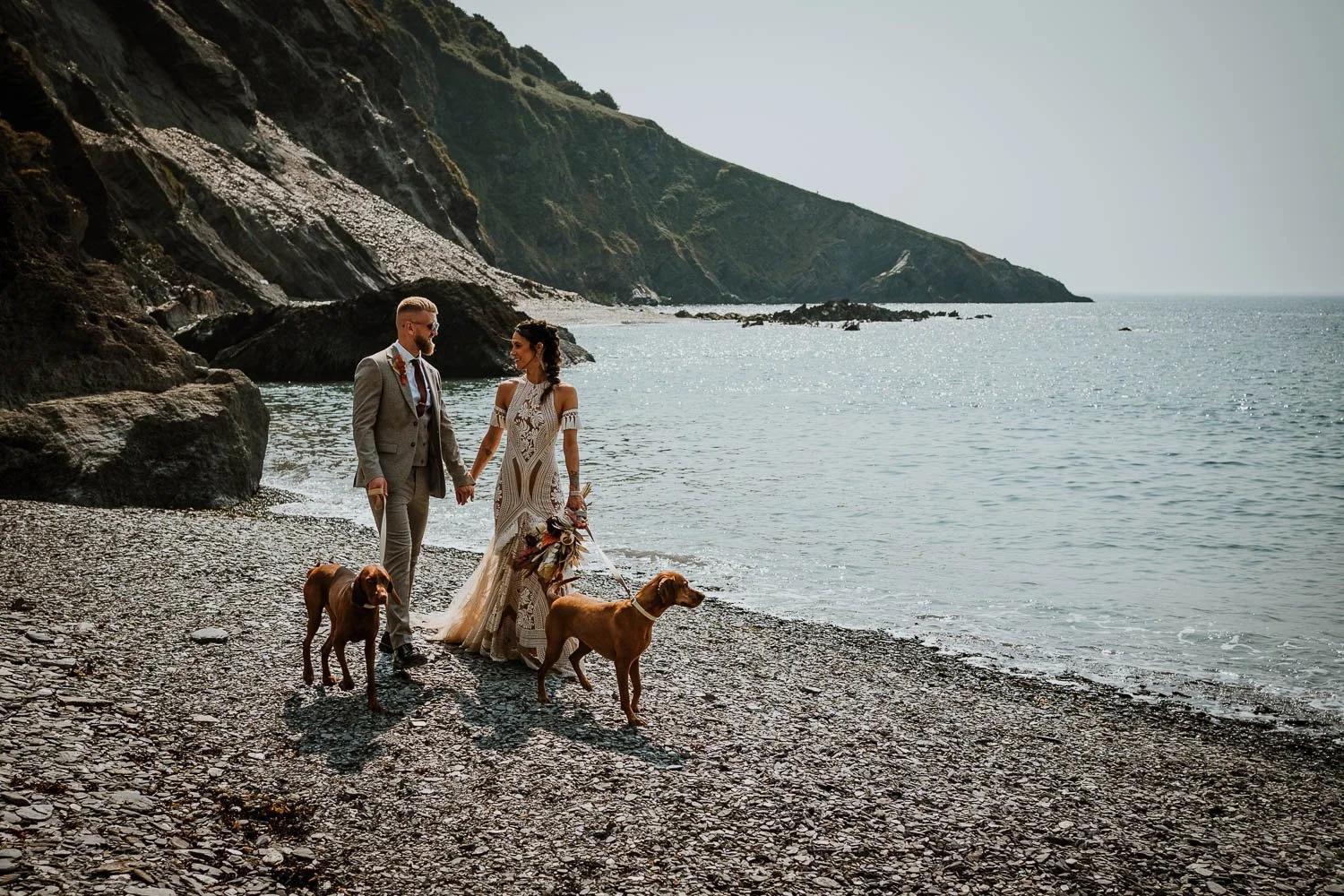 kr_weddingphotographer_tunnelsbeaches_devon_46.jpg