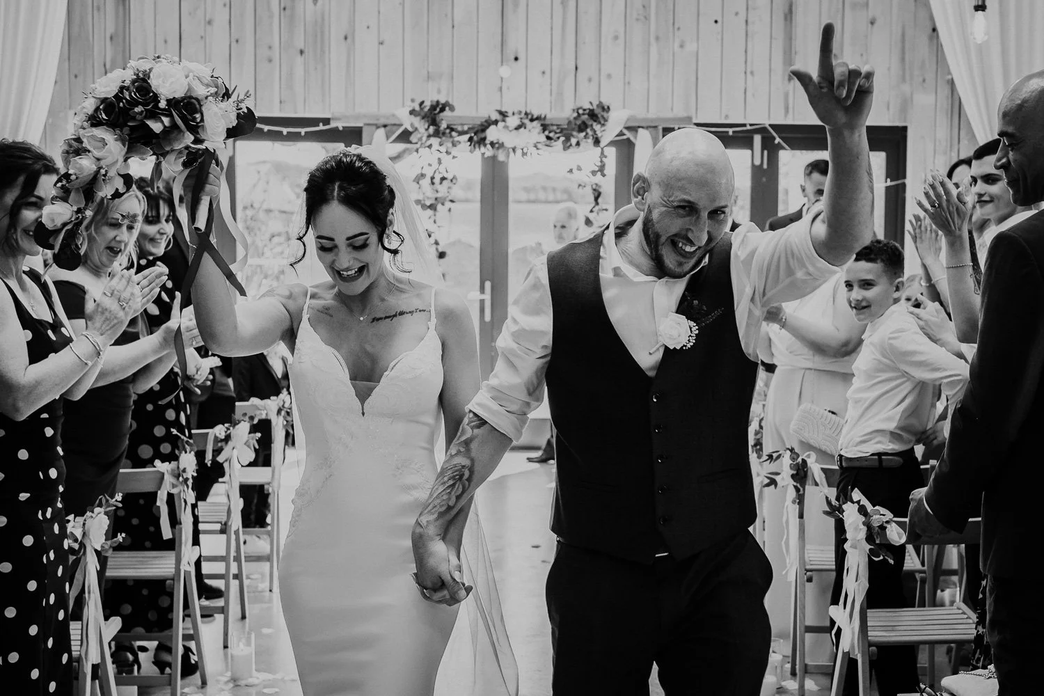 weddingphotographer_cornwall_stennackfarm_sa_26.jpg