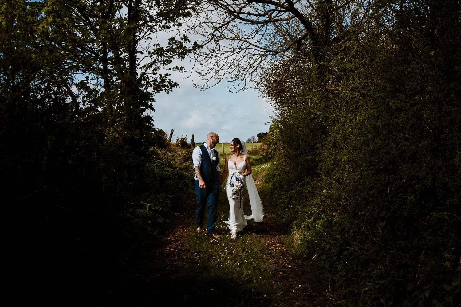 weddingphotographer_cornwall_stennackfarm_sa_32.jpg