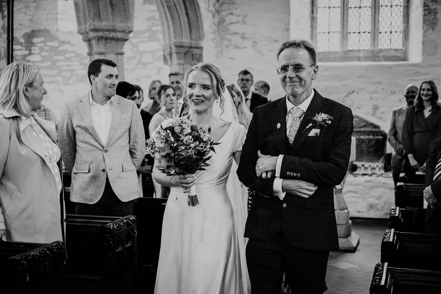 ja_weddingphotographer_cornwall_beaconcrag_15.jpg