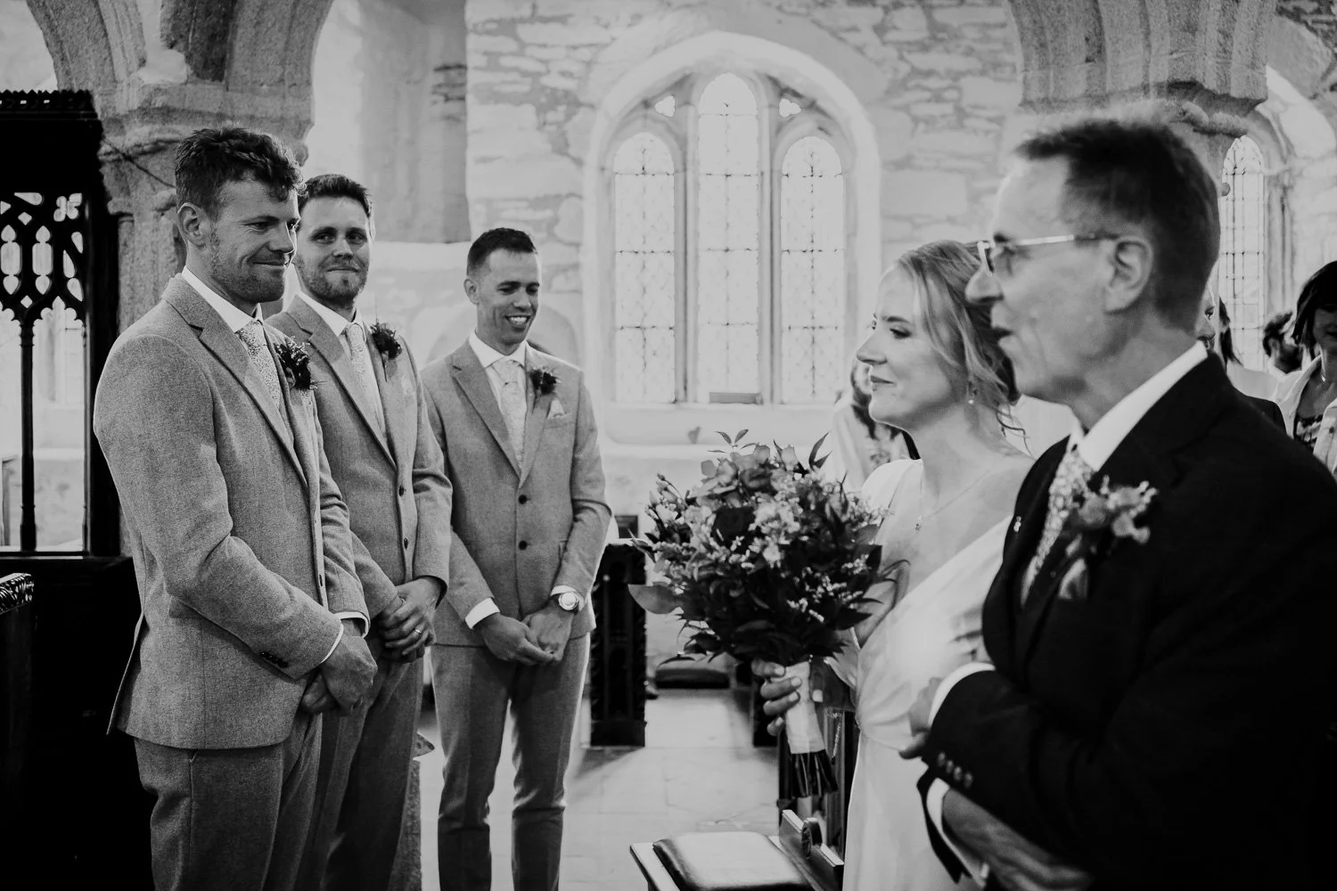 ja_weddingphotographer_cornwall_beaconcrag_16.jpg