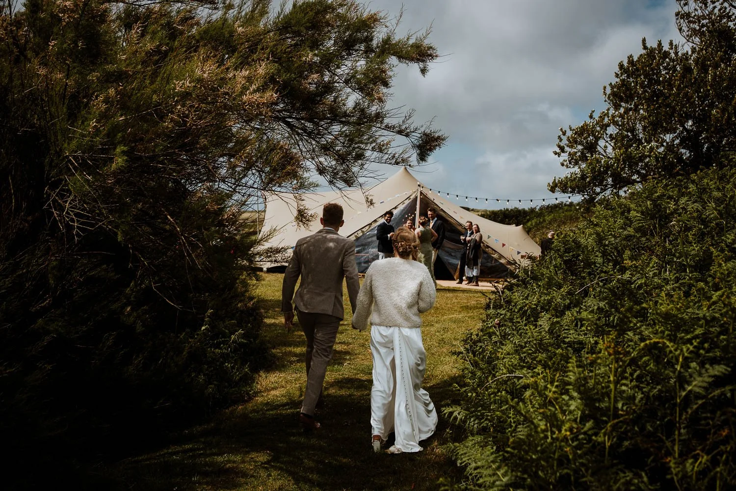 ja_weddingphotographer_cornwall_beaconcrag_33.jpg