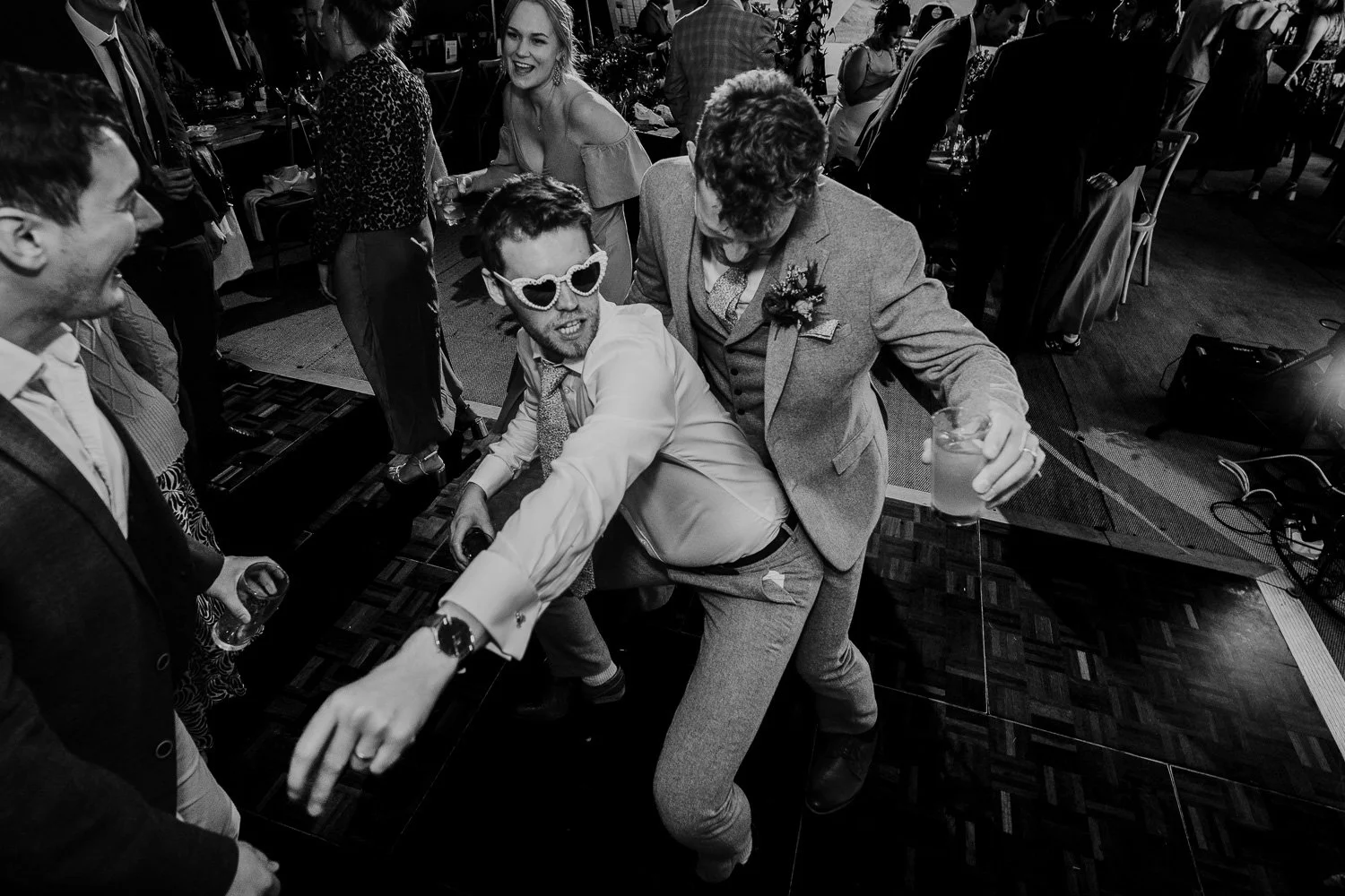 ja_weddingphotographer_cornwall_beaconcrag_58.jpg