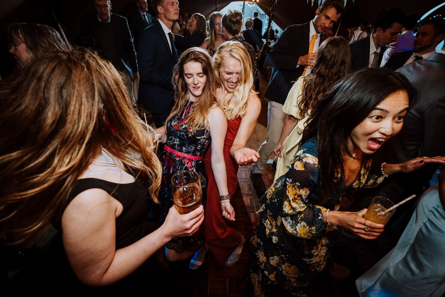 ja_weddingphotographer_cornwall_beaconcrag_59.jpg