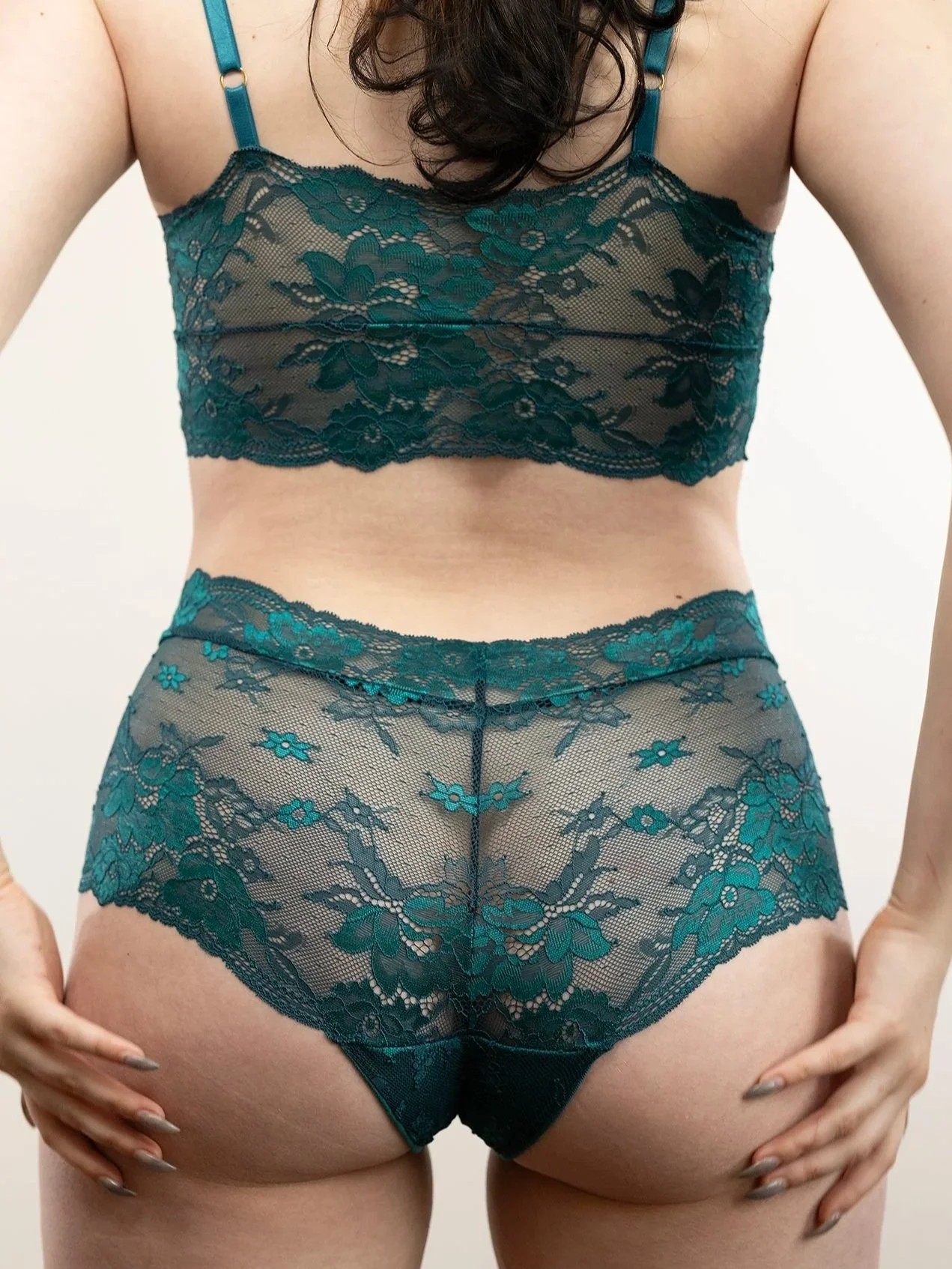 teal_boyshort_back_hands.jpg