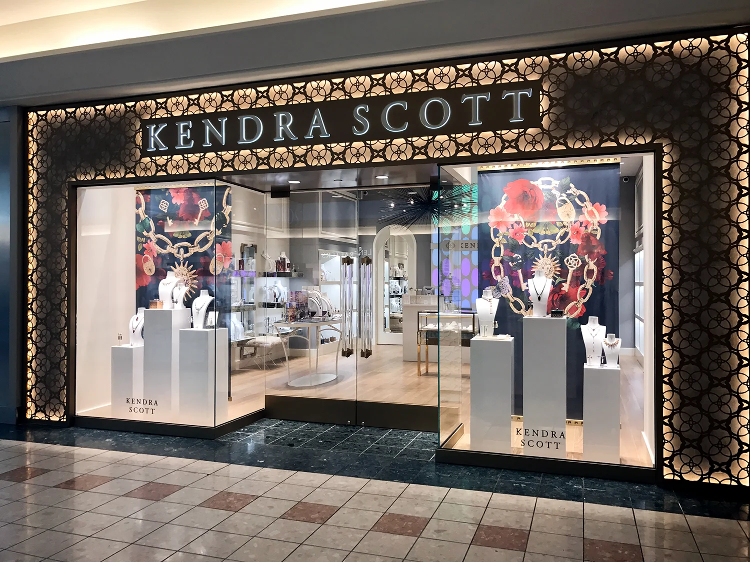 fig. 6. The Kendra Scott store front. Photo: Kendra Scott / kendrascott.com