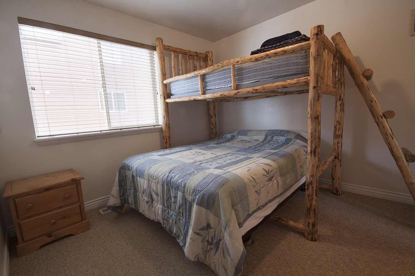 bedroom1.jpg