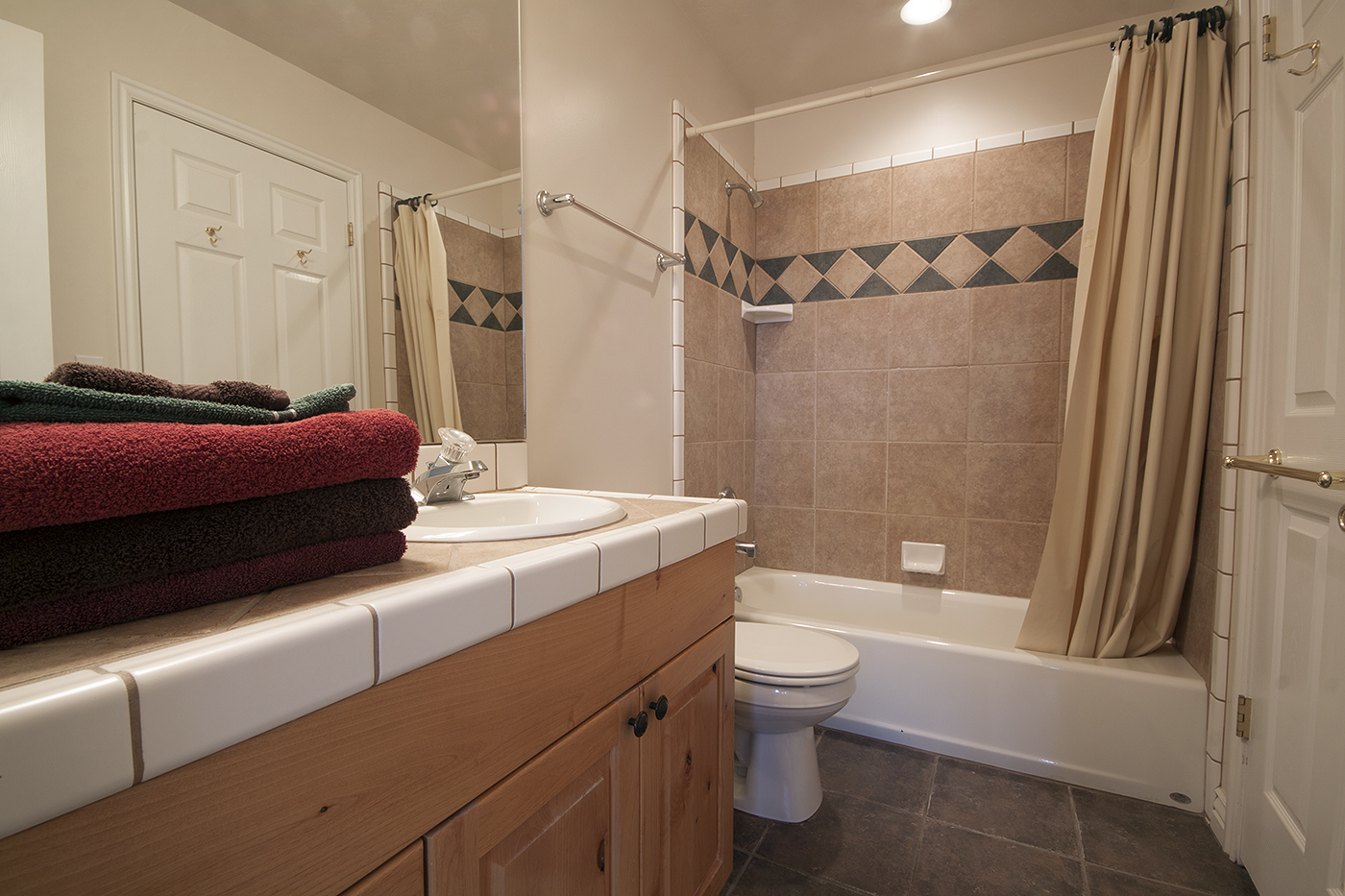 bathroom3.jpg