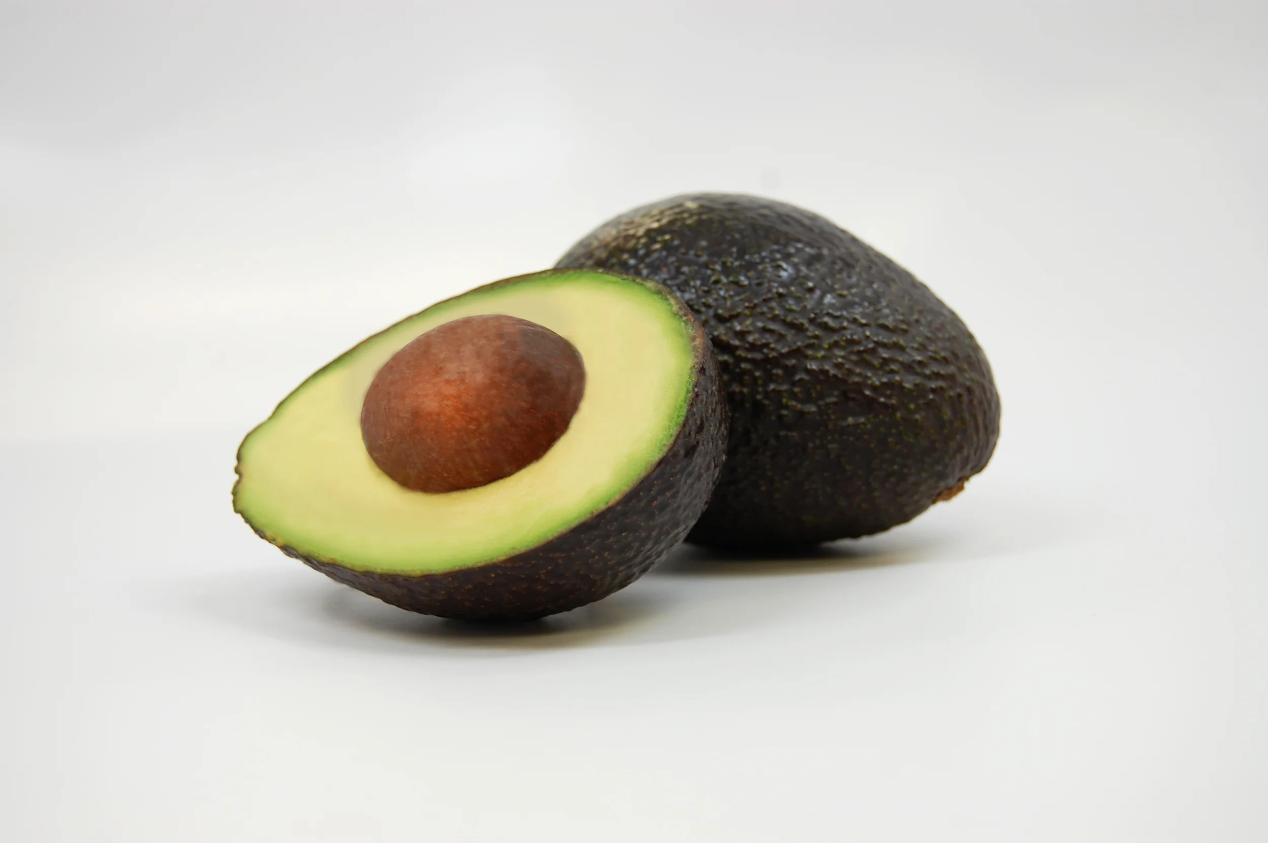 avocado_pair_cut.jpg