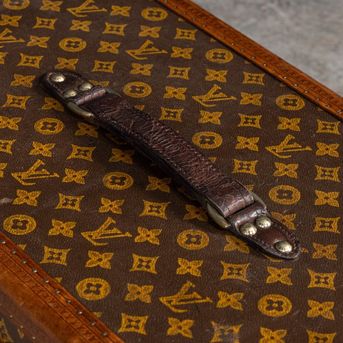 PUSHKINS.COM - B11237wd - 20thC LOUIS VUITTON ENCYCLOPEDIA BRITANNICA TRUNK IN MONOGRAM CANVAS c.1911 - 33.jpg