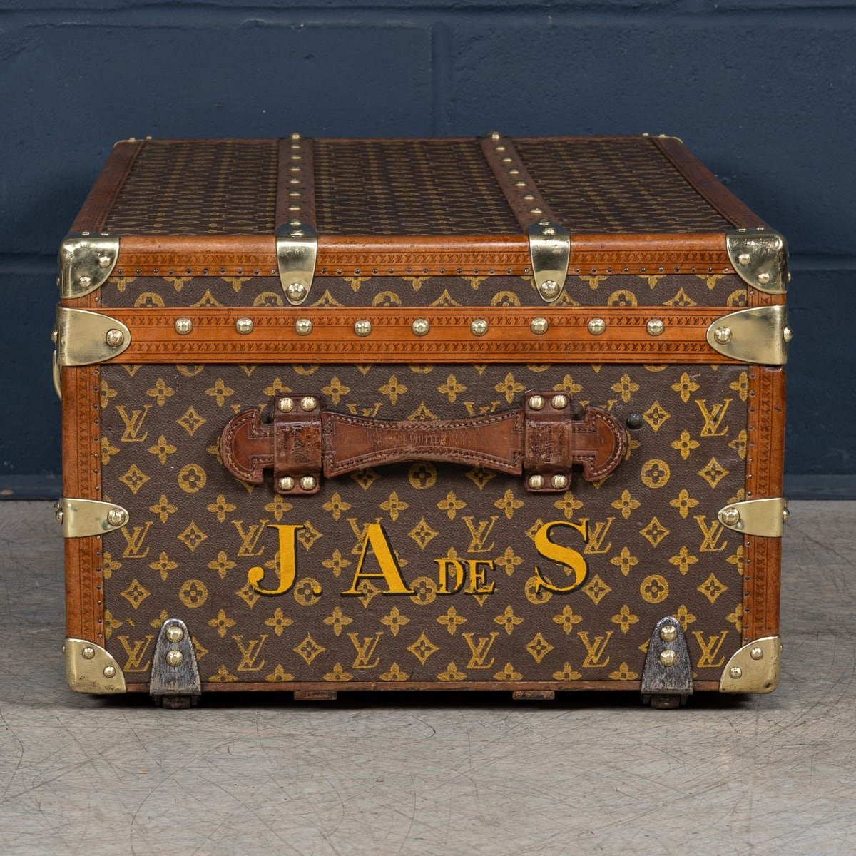 PUSHKINS.COM - B11233d - 20thC LOUIS VUITTON CABIN TRUNK IN MONOGRAM CANVAS, FRANCE c.1930 - 05.jpg