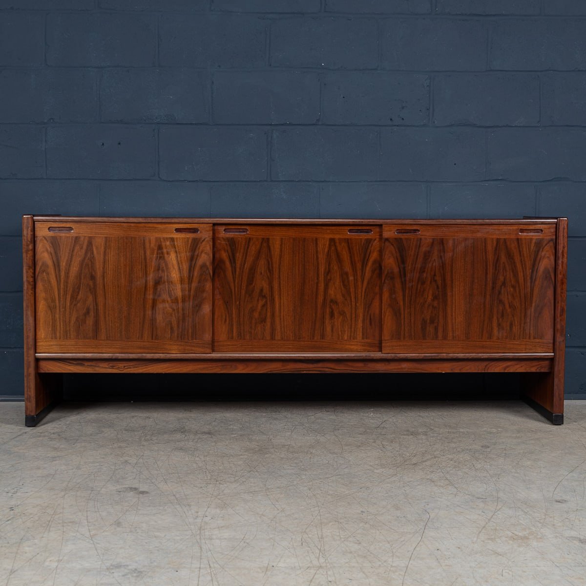 PUSHKINS.COM - B11243 - 20thC DANISH ROSEWOOD SIDEBOARD BY SKOVBY MØBELFABRIK A:S c.1960 - 04.jpg