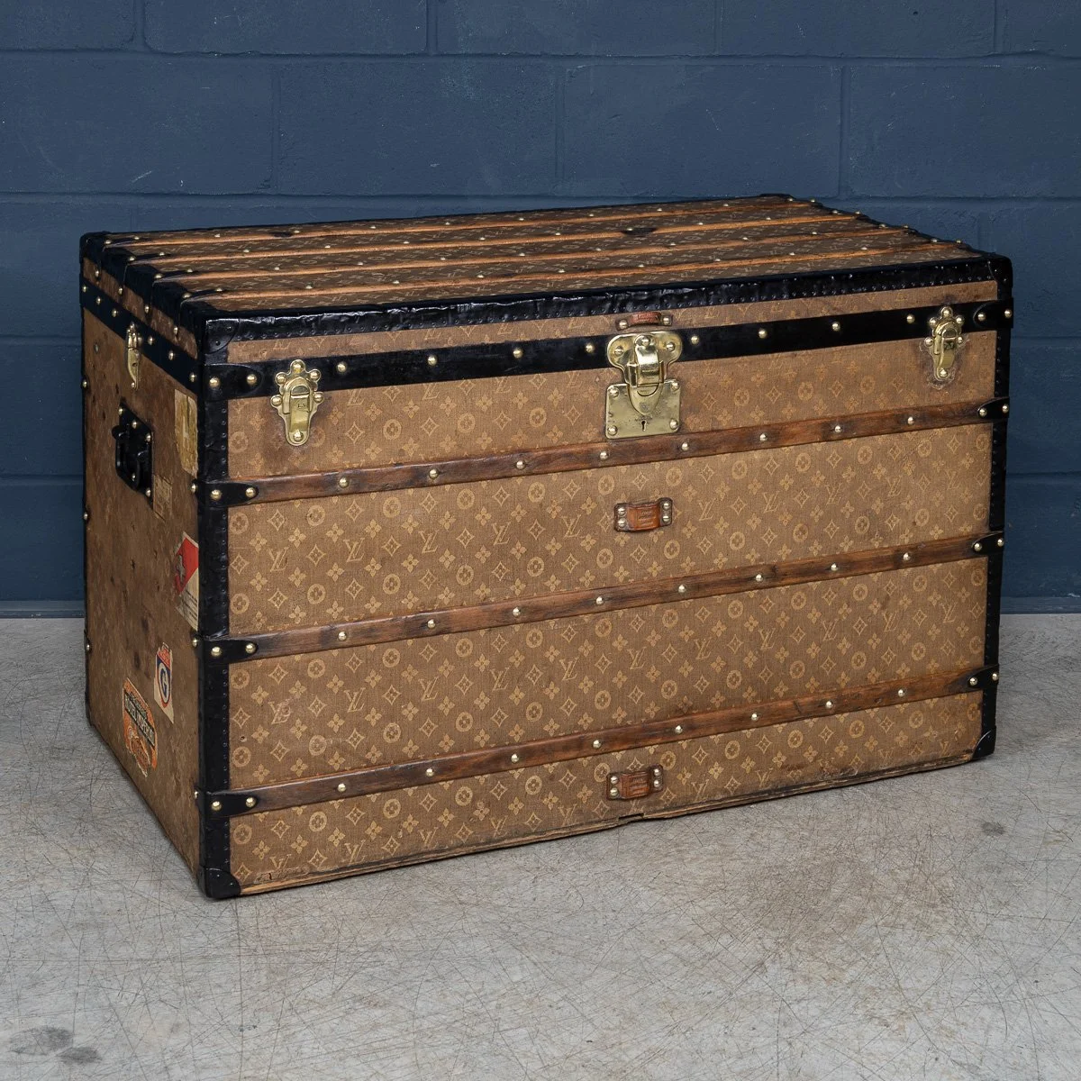 PUSHKINS.COM - B11311w - ANTIQUE 20thC LOUIS VUITTON %22MALLE HAUTE%22 TRUNK IN WOVEN CANVAS, FRANCE c.1900 - 03.jpg