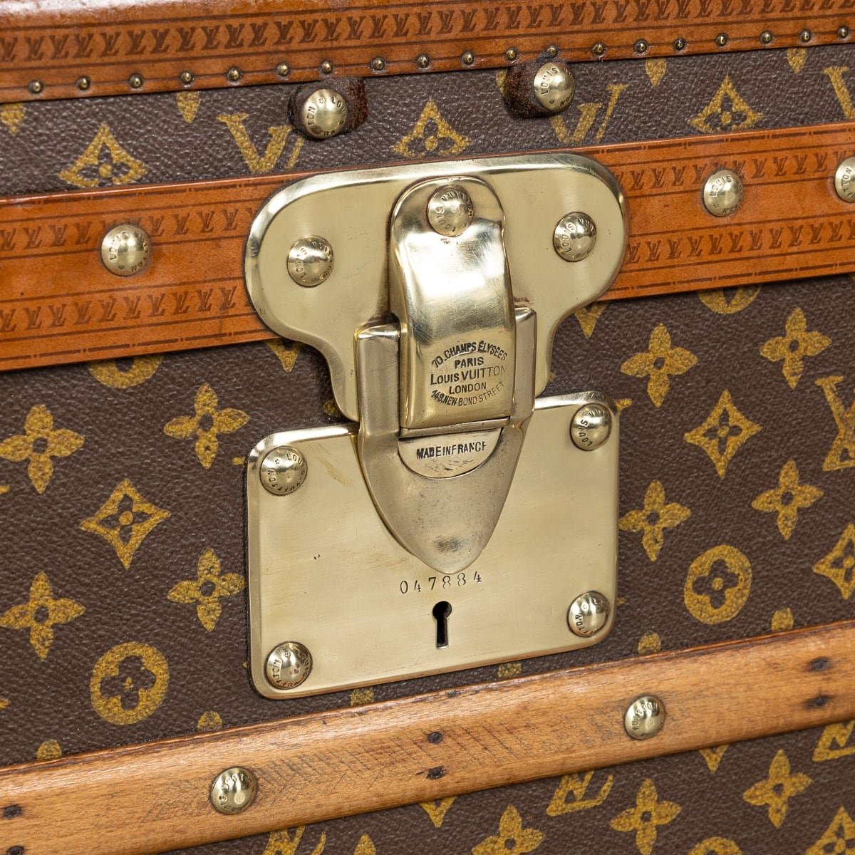 PUSHKINS.COM - B11233d - 20thC LOUIS VUITTON CABIN TRUNK IN MONOGRAM CANVAS, FRANCE c.1930 - 21.jpg