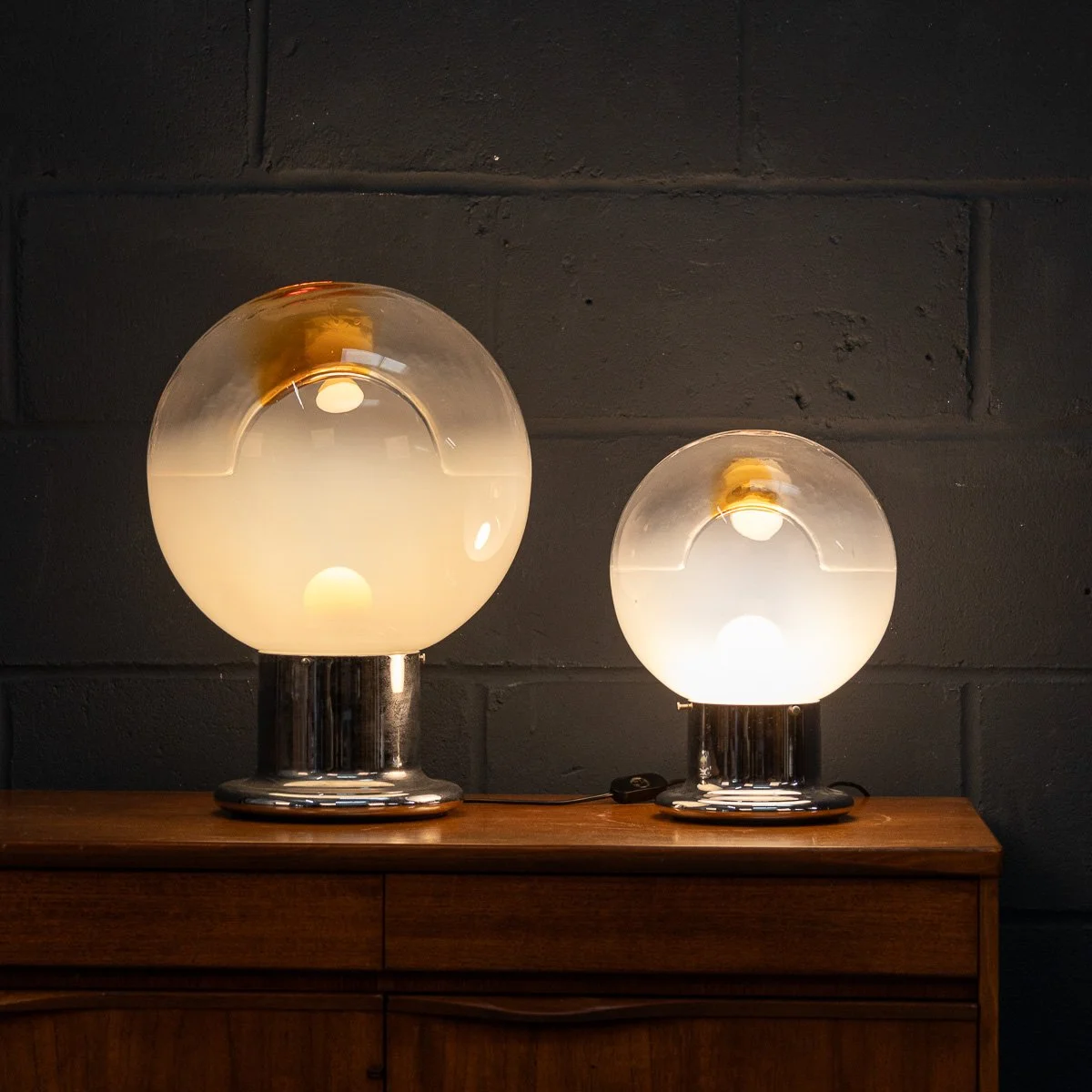 PUSHKINS.COM - B11459 - 20thC ITALIAN GRADUATED PAIR OF TABLE LAMPS BY CARLO NASON FOR MAZZEGA c.1970 - 04.jpg