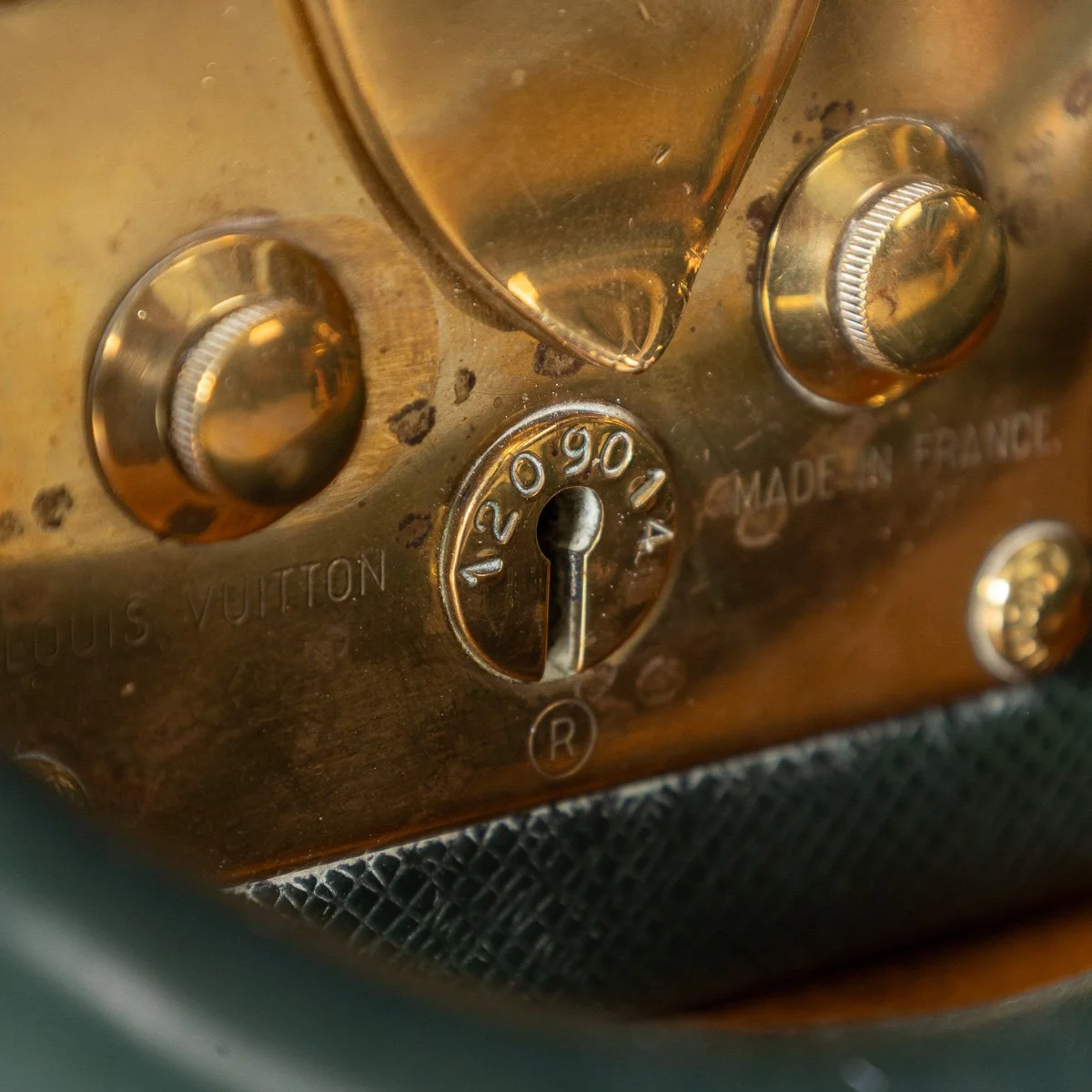 PUSHKINS.COM - B11505 - 20thC LOUIS VUITTON PRESIDENTIAL BRIEFCASE IN GREEN "TAIGA" LEATHER, FRANCE - 21.jpg